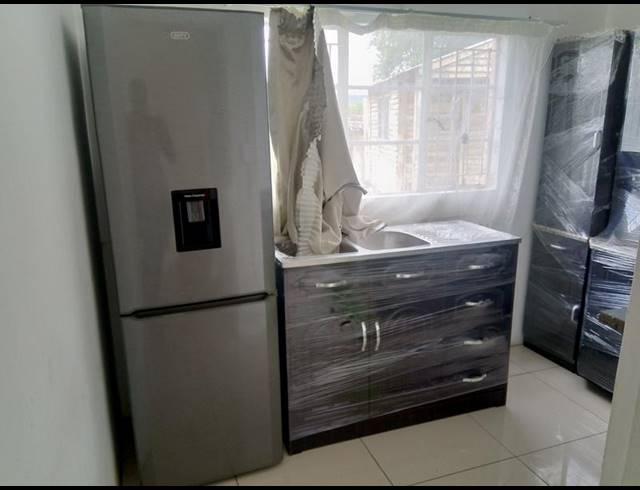 1 BEDROOM PROPERTY TO RENT IN BISLEY